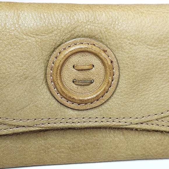 Fossil Leather Wallet - Picture 14 of 17